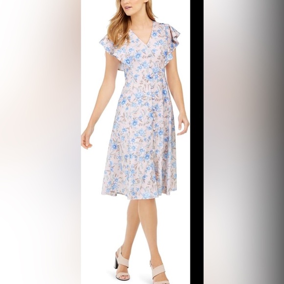 Calvin Klein Dresses & Skirts - Calvin Klein In Light Pink Floral Dress